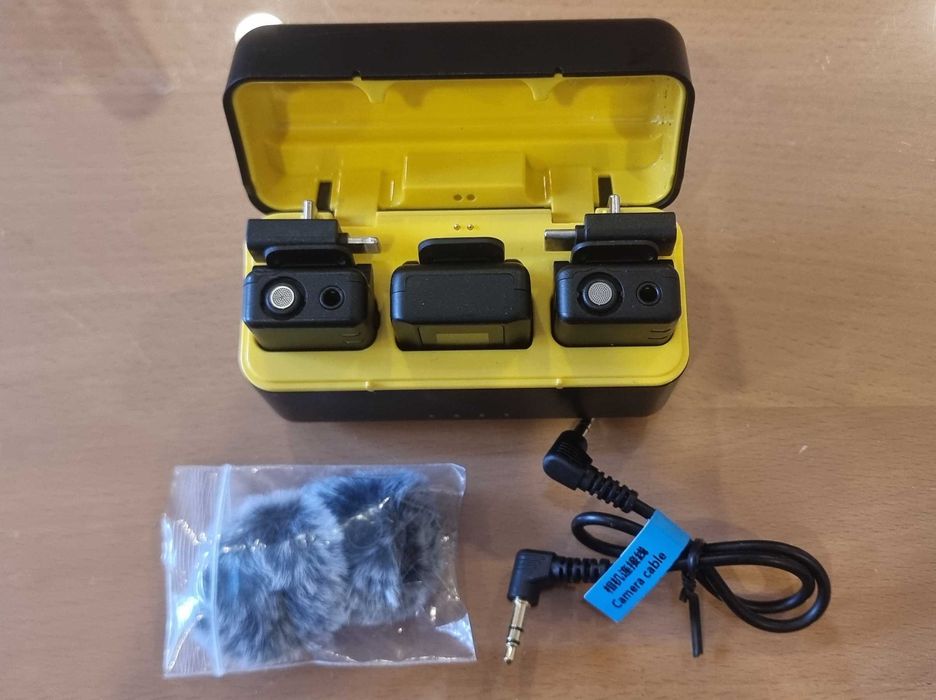 Kit microfon fara fir, FULAIM, X5 cu carcasa de incarcare, 4GB memorie, 600ft raza, 18 ore autonomie
