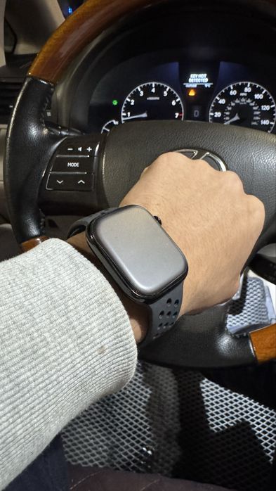 Продам Apple Watch 11