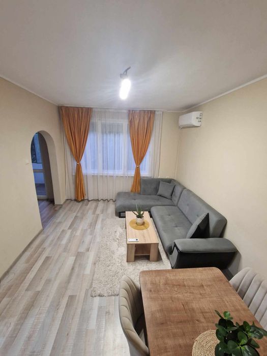 Дава се под наем Тристаен апартамент в Добрич, Автогара - 87 кв.м за 398.82 € - Снимка #1