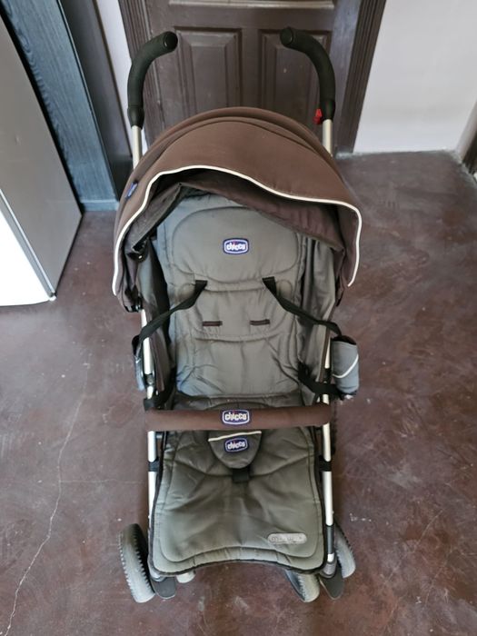 Vând cărucior Chicco Multiway