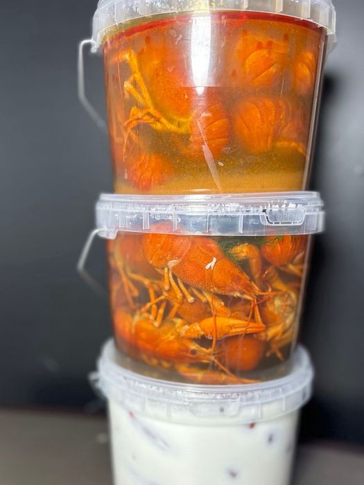 Раки живые и Варёные