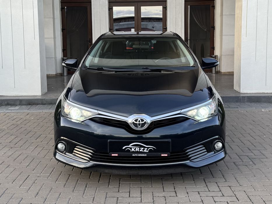 Toyoya Auris 1.6 D-4D Executive 2016 Facelift  Accept variante