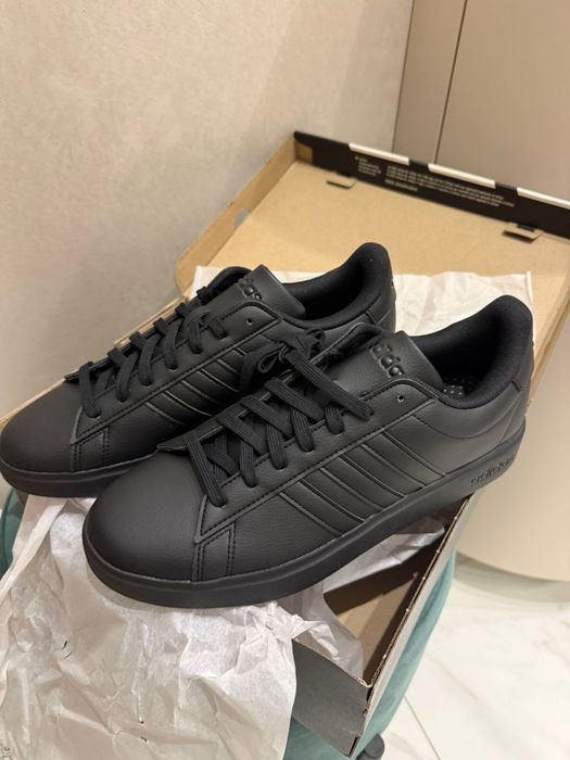 Кроссовки Adidas оригинал 44 размер