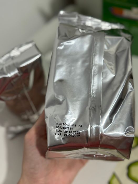 Продаю смесь Nestogen premium