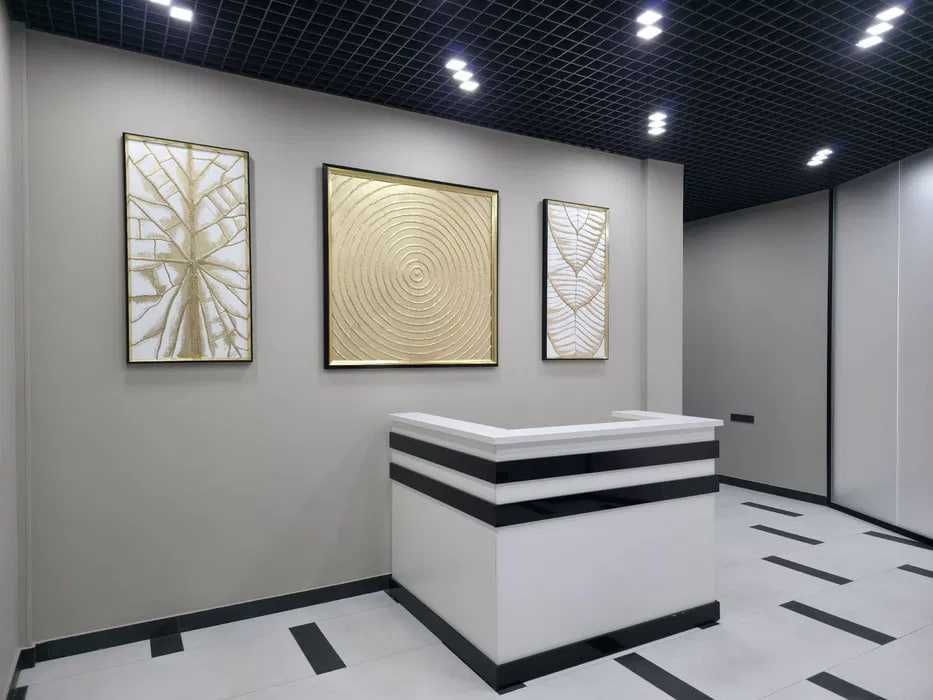 Продаётся в помещение. С арендатором,  Паркентский