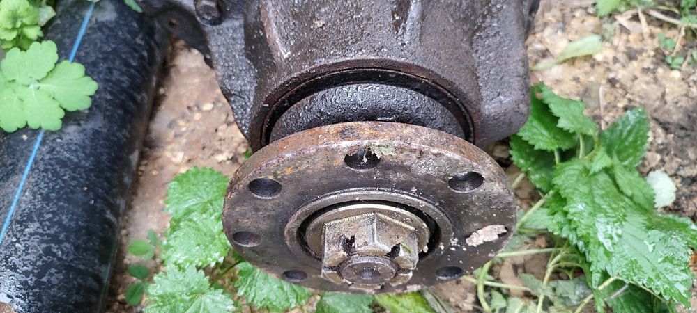 Продам редуктор на самосвал HOWO