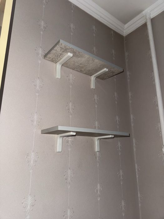 Полки навесные белые