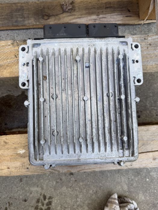 Компютър за двигател (ECU) Bosch 0281016637 за Range Rover 4.4 TDV8