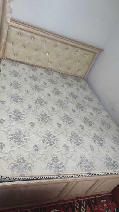 Kravat sotiladi matrasi blan