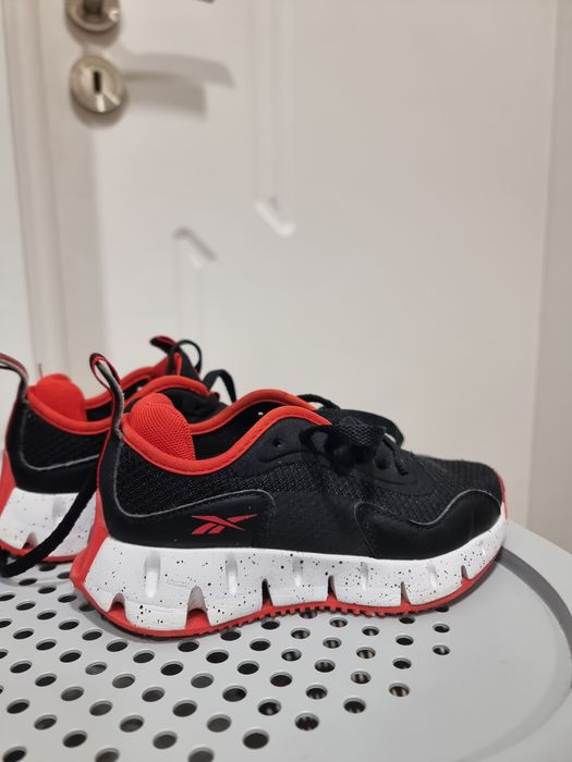 Маратонки Reebok и Adidas