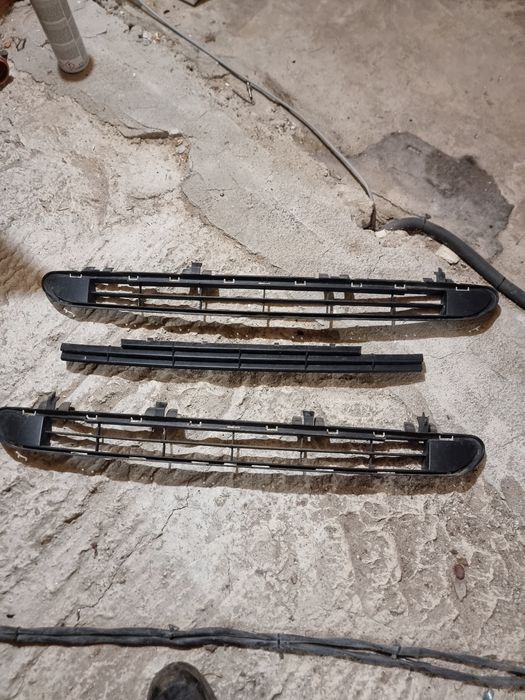 Долна решетка предна броня