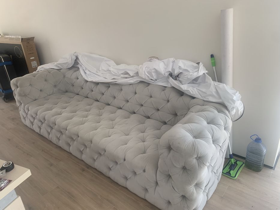 Диван белый