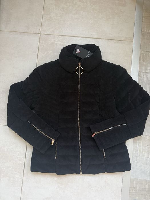 Яке Guess за момиче
