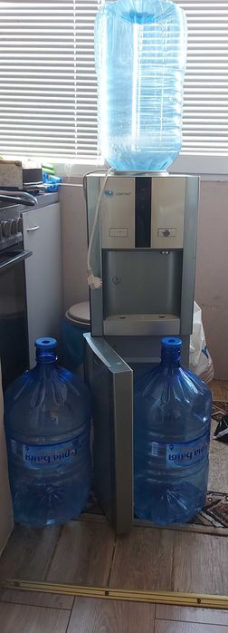 Машина за вода / диспенсър Тошимато