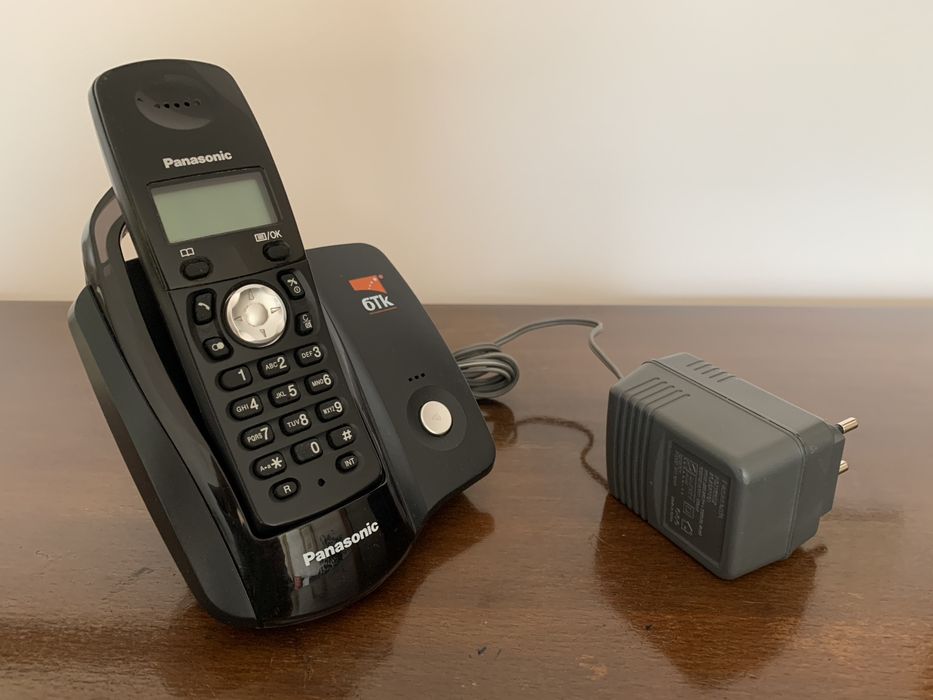 Домашни безжични стационарни телефони Panasonic - без СИМ слот