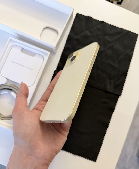 Iphone 15 ; yellow ; 256 gb
