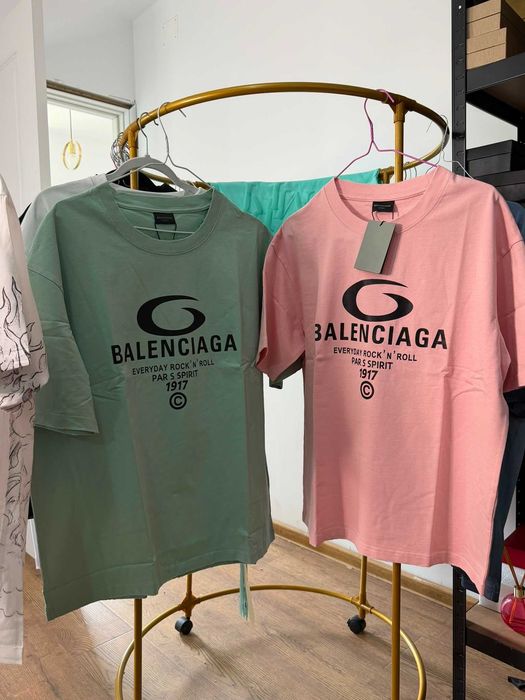 Tricou Balenciaga verde marimea XL nou original