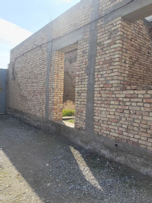 Курилиши тугалланмаган ховли сотилади
