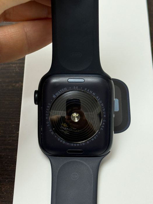 Продам Часы Apple Watch SE 2 44 мм черно-синий