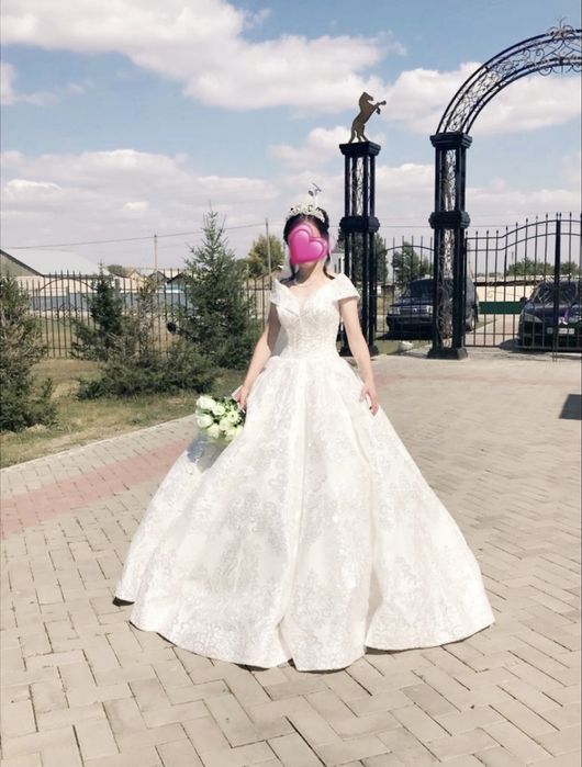 Продаю шикарное свадебное платье