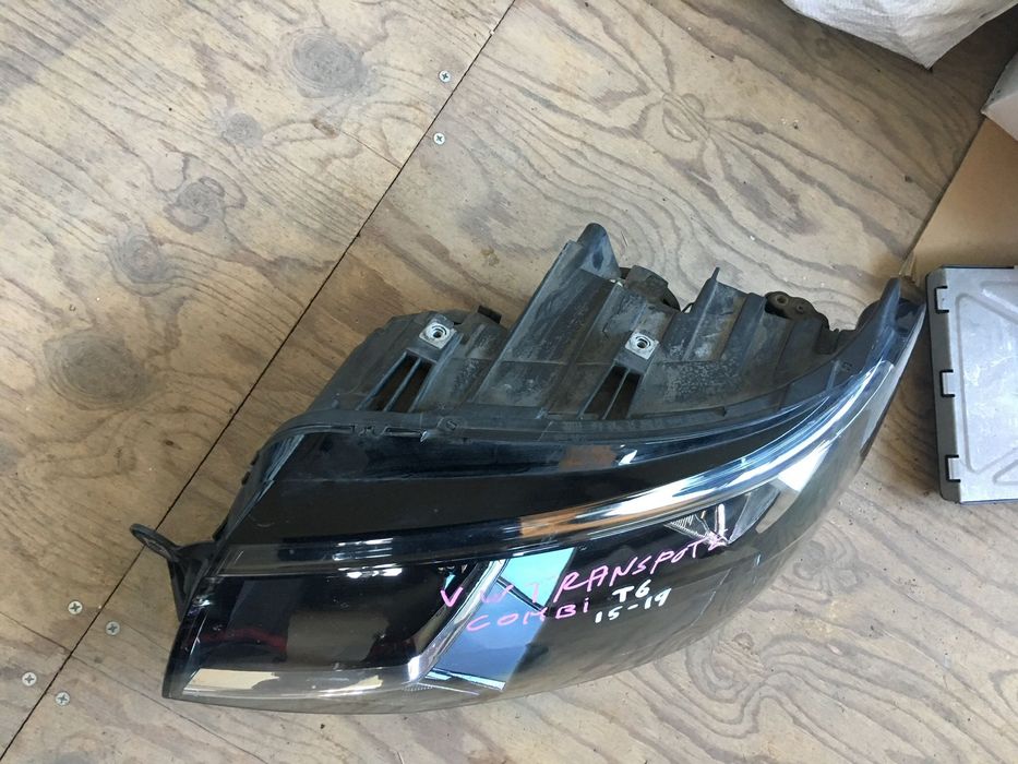 Оригинален ляв фар за Vw Transporter T6. 15-19.