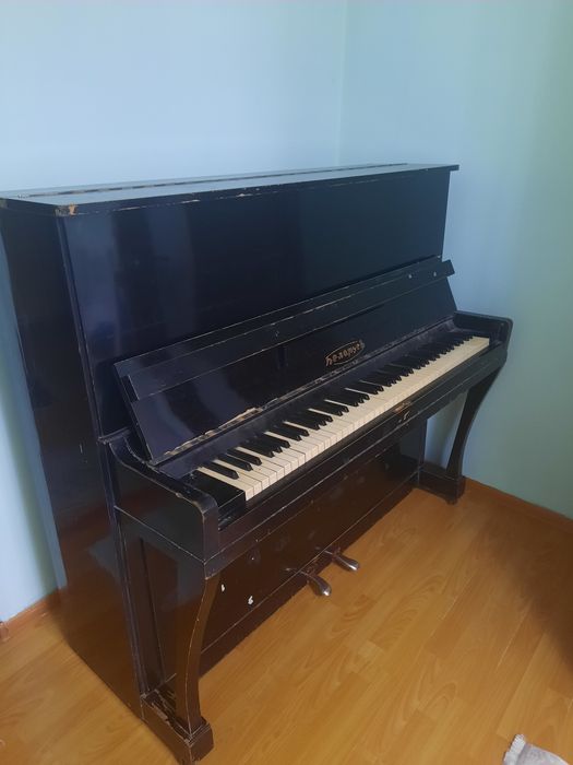 Пианино антиквариат винтаж