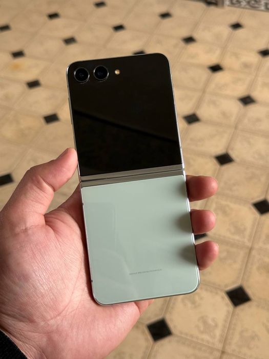 samsung Galaxy z Flip 5g