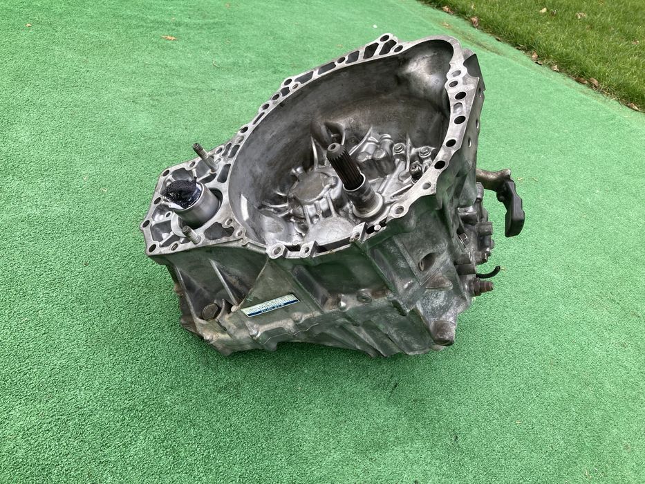 Ръчна скоростна кутия за тойота рав4/Toyota rav4 2.2D4D 06-11г