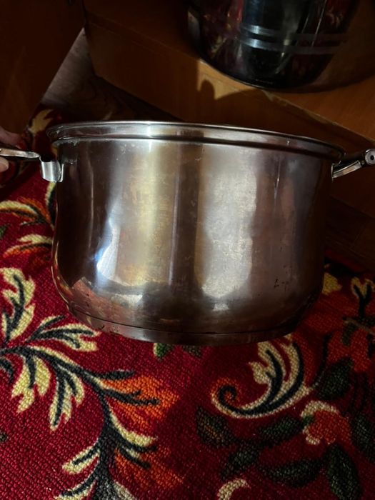 Казаны разного размера и материала