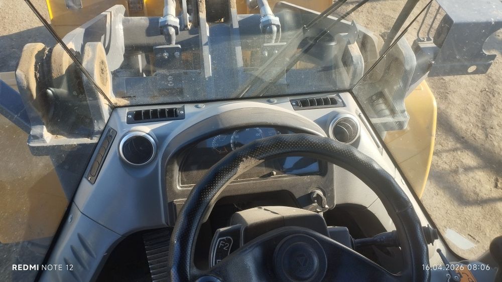 Продается фронталный погрузчик