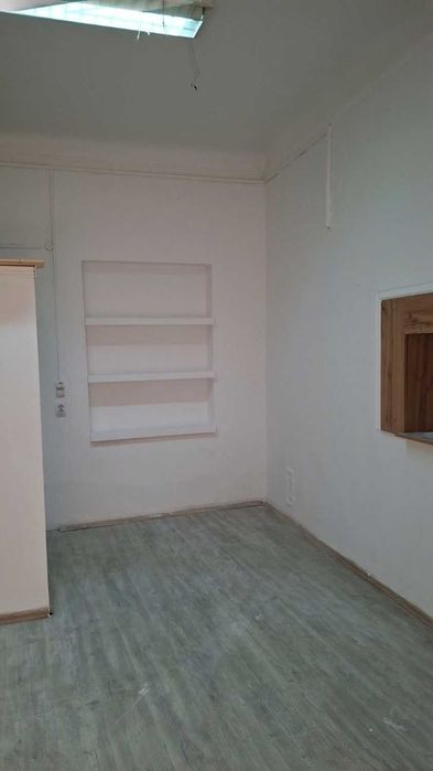 Spațiu comercial – 23,5 / 35 / 58,5 m² – Str. Republicii – acces stradal 200 €