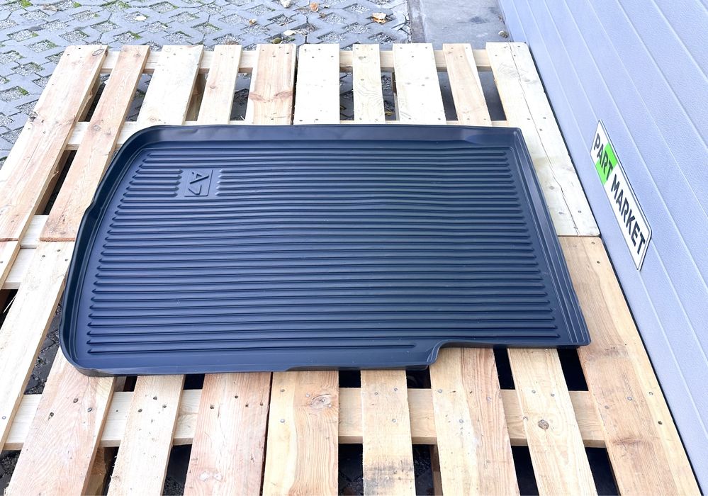 Гумена стелка багажник AUDI A7 C7 4G 4G8061180A