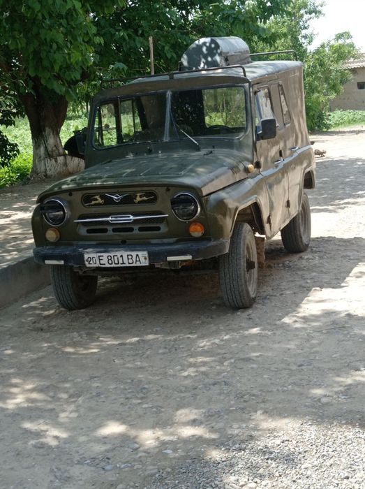 Uaz (УАЗ) 469 srochna sotiladi