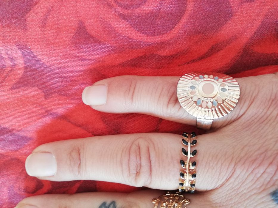 Комплект три пръстена и гривна имитация злато и кристали