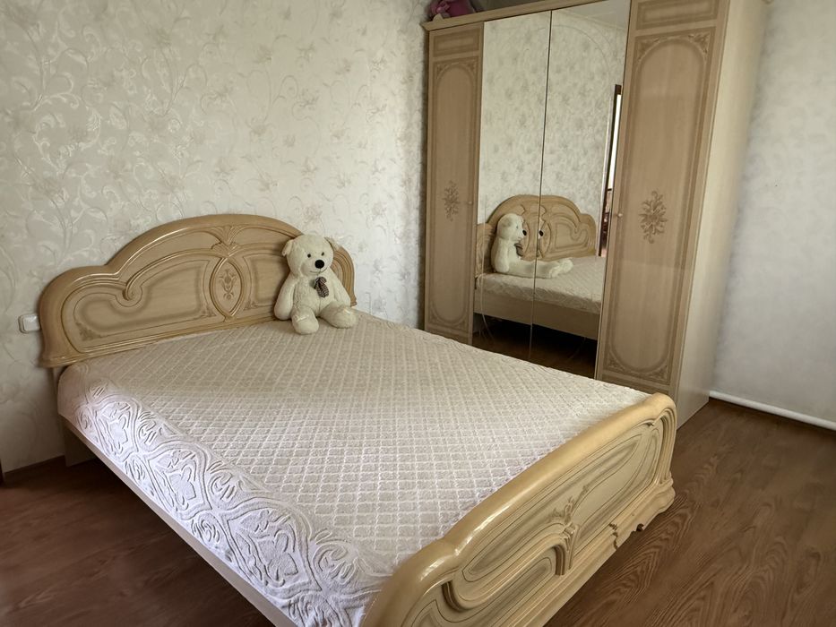 Продам спальный гарнитур