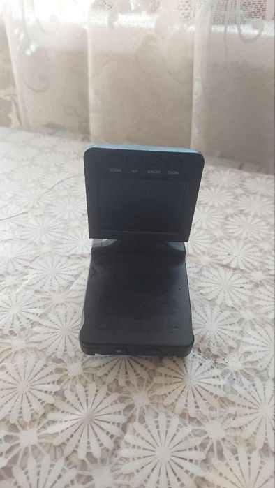 Продается видеорегистратор для автомобиля.  Б/У. В рабочем состоянии.