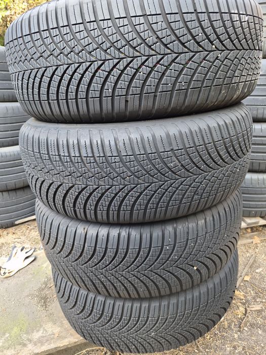 4бр. 255 60 18 Goodyear всесезонни.
