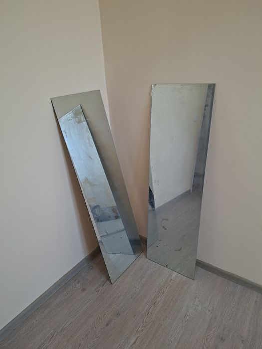 1.5 ga 40 sm oyna.Holati ideal qirilgan joyi yoq kiyim doʻkon va uy un