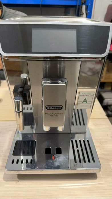 Кофемашин Delonghi