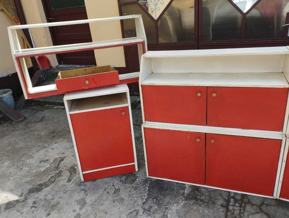 0772226476 Vand corpuri mobila bucatarie , calitate , negociabil .