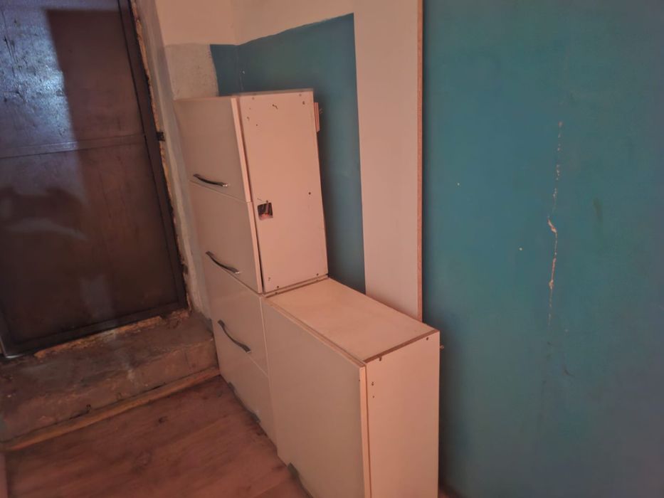 Кухонный шкаф срочно