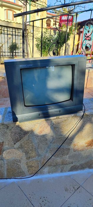 Двулицеви матраци ,телевизори и минибарове