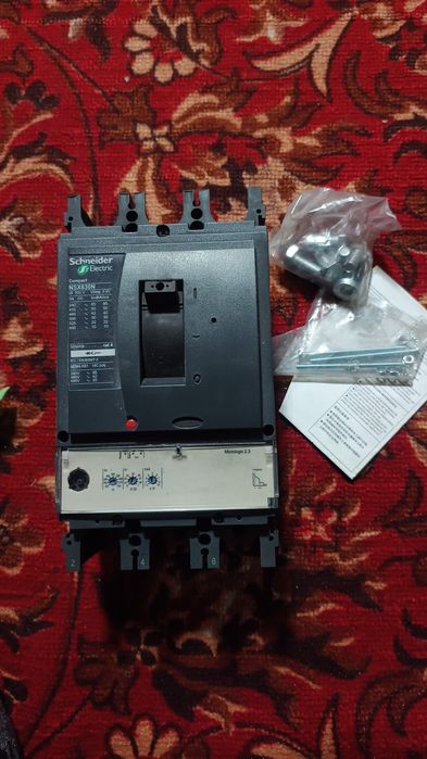 Силовой автомат Schneider Electric Compact NSX 630N