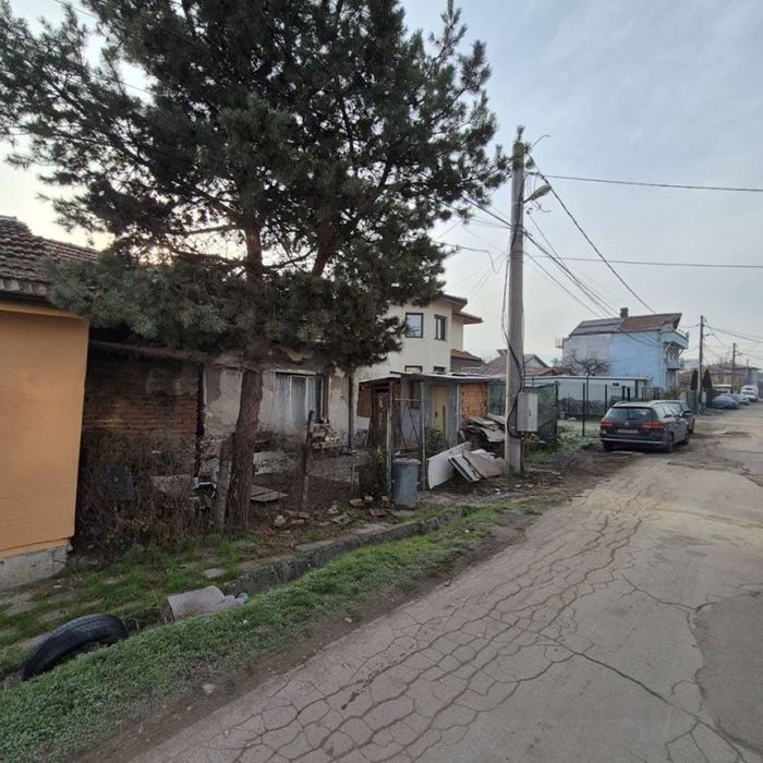 Продава се Къща в София, Модерно предградие - 300 кв.м за 204 €/кв.м - Снимка #2