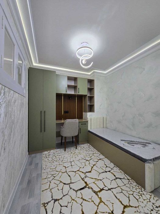 Срочно продается 3х комнатная люкс квартира на 1 этаже, в Самарканде