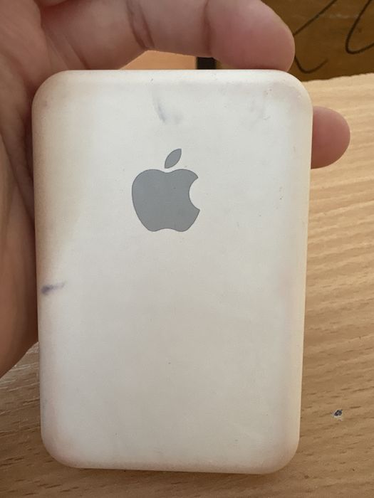 Повербанк Apple станция