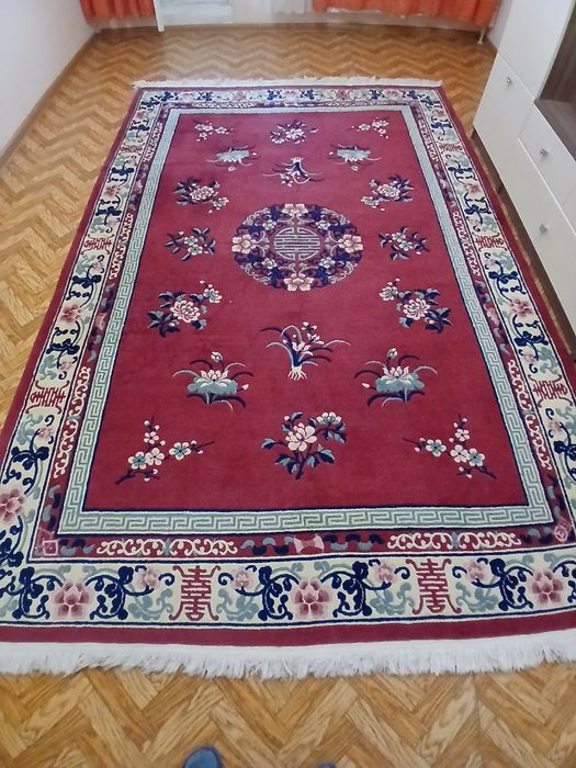 Ковер шерстяной 2на 3 в отличном состояние