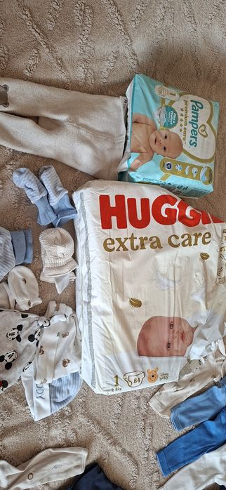 Lot haine nou nascut marime 50/56 + pampers nr 1