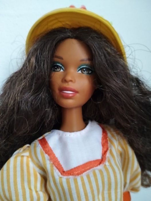 Păpuși Barbie negrese