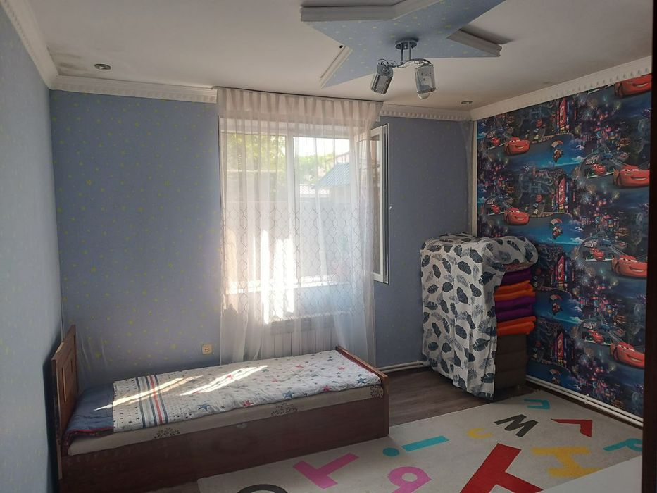 Ассалому алайкум.   Срочно ховли уй сотилади Октябр  бозор ёни